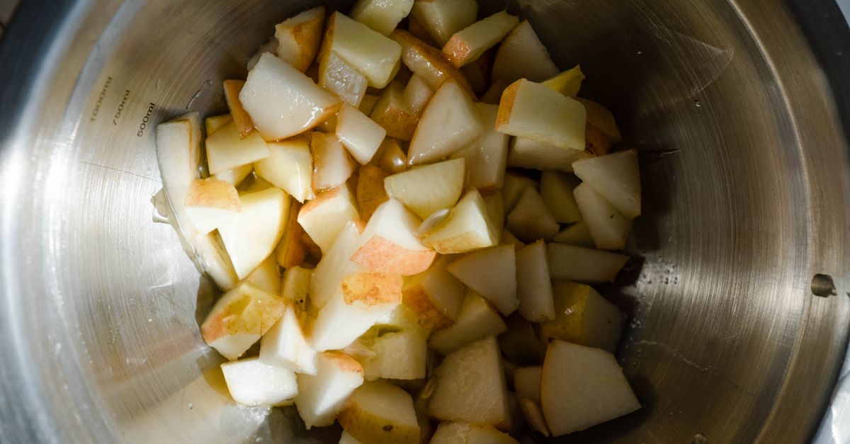 découvrez notre délicieux gâteau pomme-poire au mascarpone, une recette gourmande alliant douceur des fruits et onctuosité du mascarpone, parfaite pour toutes les occasions.