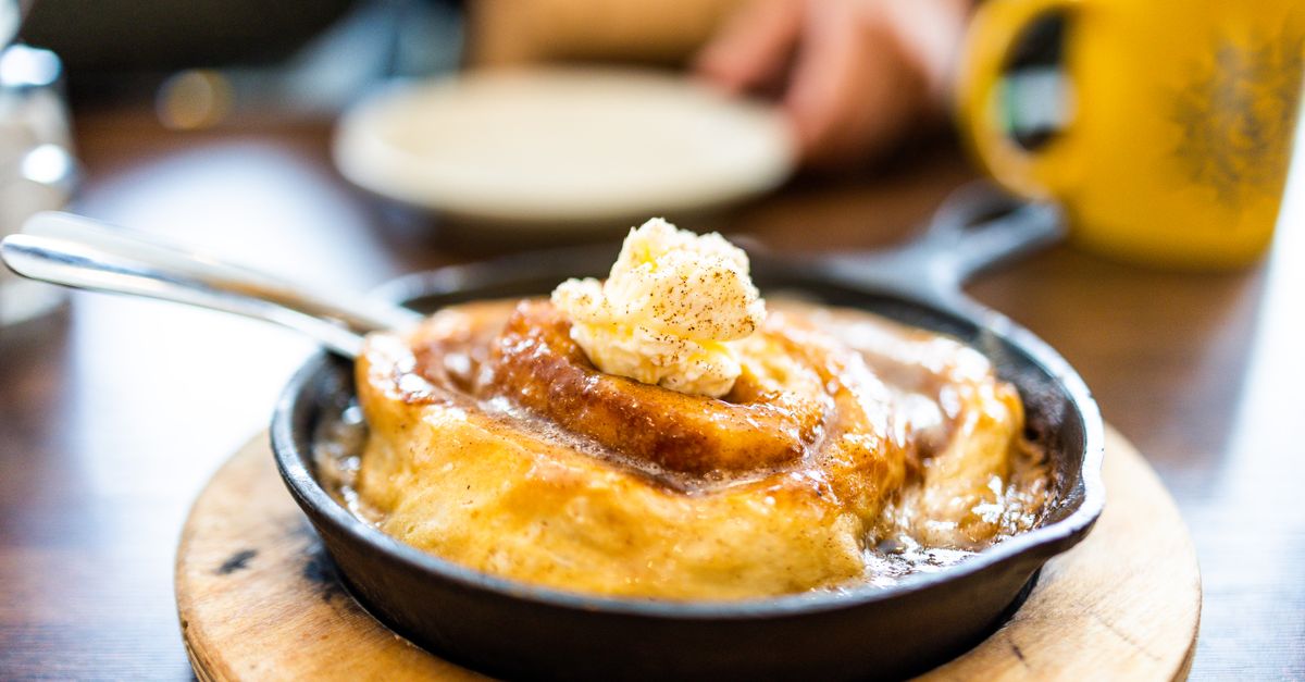 découvrez notre recette facile de tarte aux pommes cuite à la poêle, idéale pour un dessert gourmand et rapide à préparer.