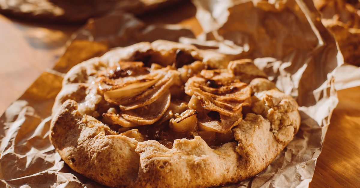 découvrez notre délicieuse recette de tarte aux pommes, simple à réaliser et parfaite pour toutes les occasions. un dessert croustillant et fondant qui ravira petits et grands.