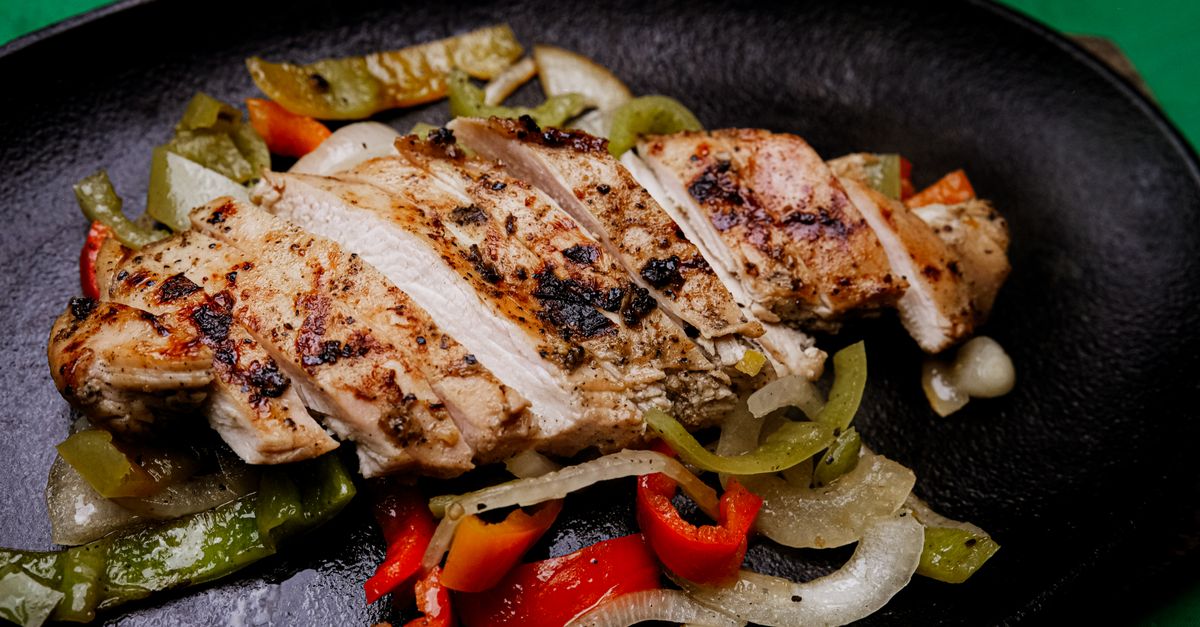 découvrez notre recette savoureuse de poulet cajun, relevée d'épices typiques de la louisiane pour un plat plein de caractère et de chaleur.