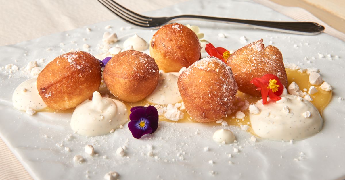 découvrez la recette des beignets de carnaval de cyril lignac, des délices sucrés et moelleux parfaits pour les fêtes et les moments gourmands.