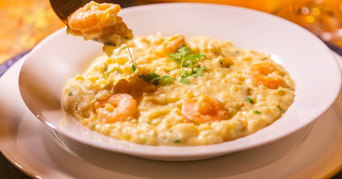 découvrez notre recette délicieuse de risotto au poulet, crémeux et savoureux, facile à préparer pour un repas réconfortant.