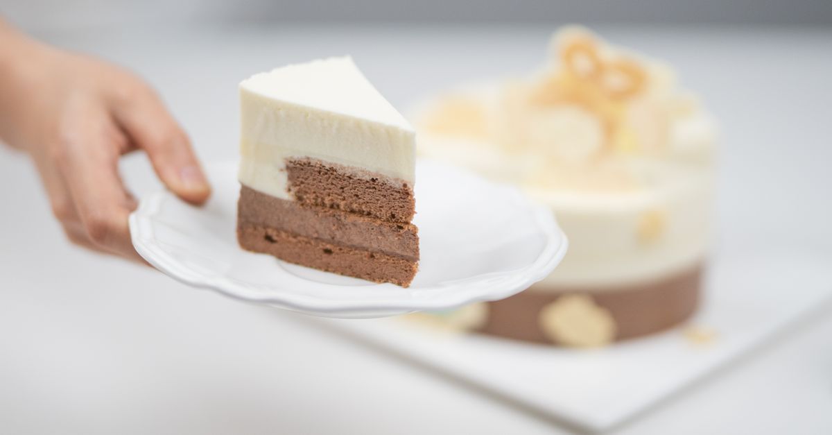 découvrez notre gâteau chocolat-vanille, une délicieuse alliance de saveurs généreuses et fondantes, parfaite pour toutes les occasions.