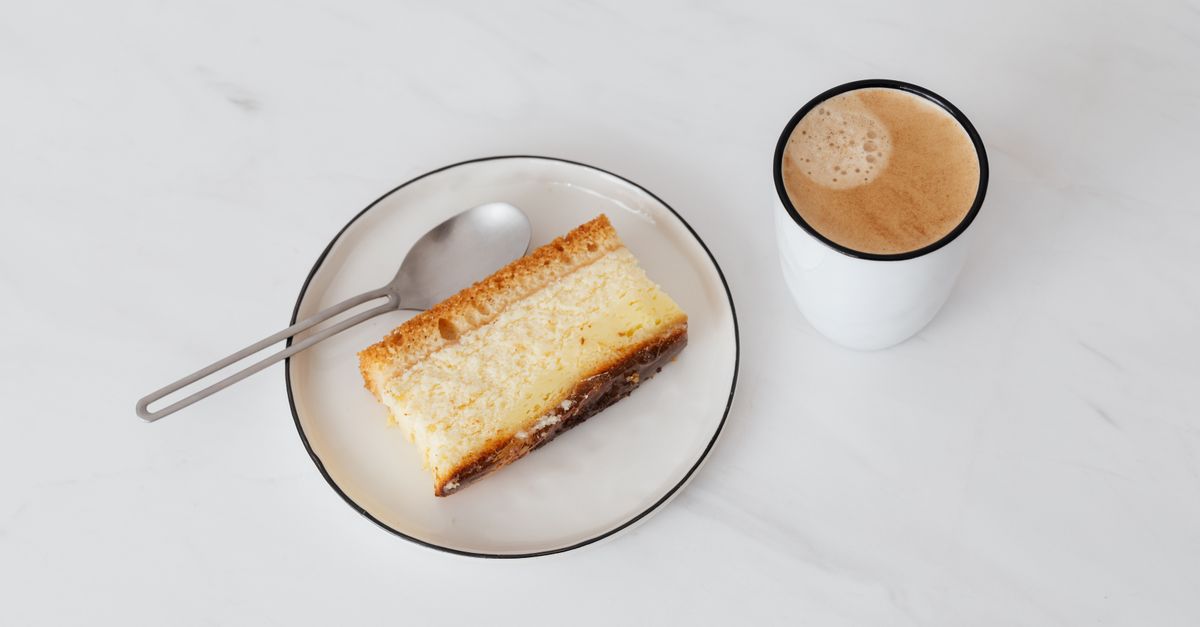découvrez notre délicieux gâteau roulé au café, alliant douceur et arôme intense pour un dessert parfait à partager.
