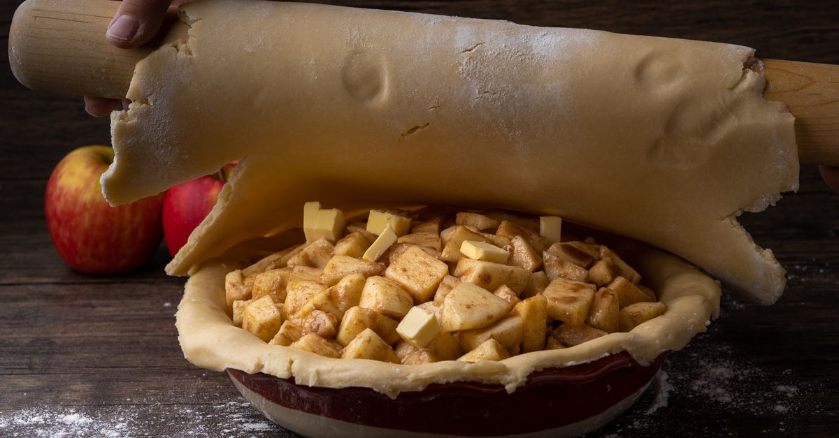 découvrez notre tarte aux pommes crémeuse, alliant une pâte croustillante à une garniture fondante et savoureuse pour un dessert irrésistible.