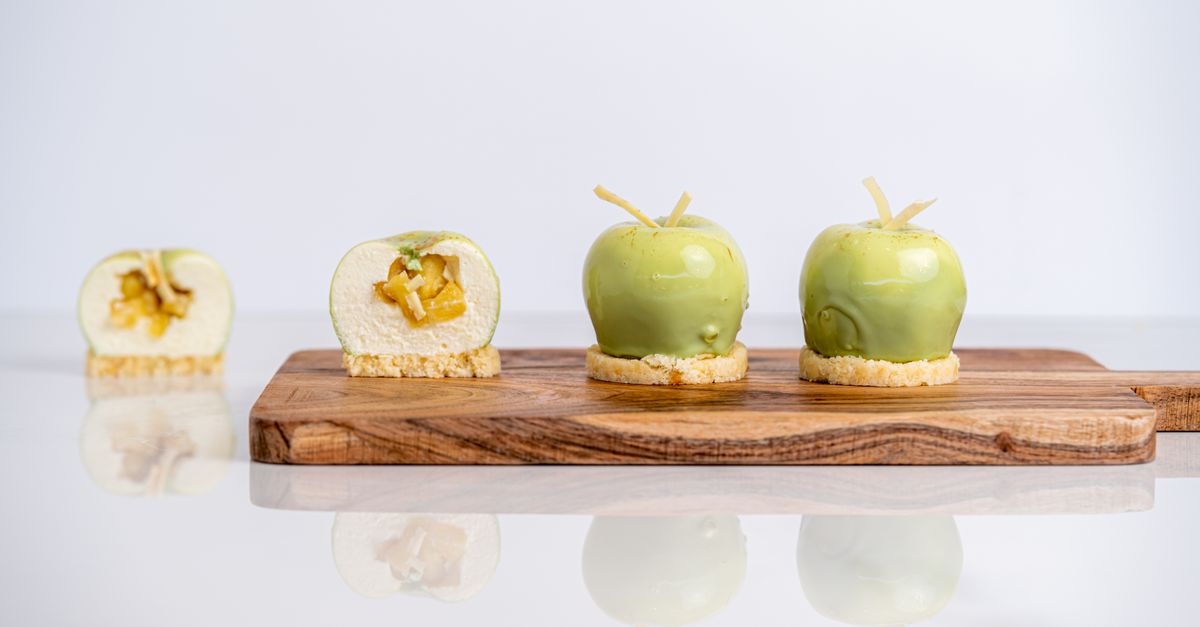 découvrez notre délicieuse tarte aux pommes crémeuse, un dessert gourmand alliant douceur et onctuosité pour régaler vos papilles.