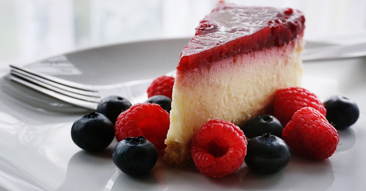 découvrez notre cheesecake crémeux au yaourt grec, une délicieuse recette alliant douceur et légèreté pour un dessert parfait.