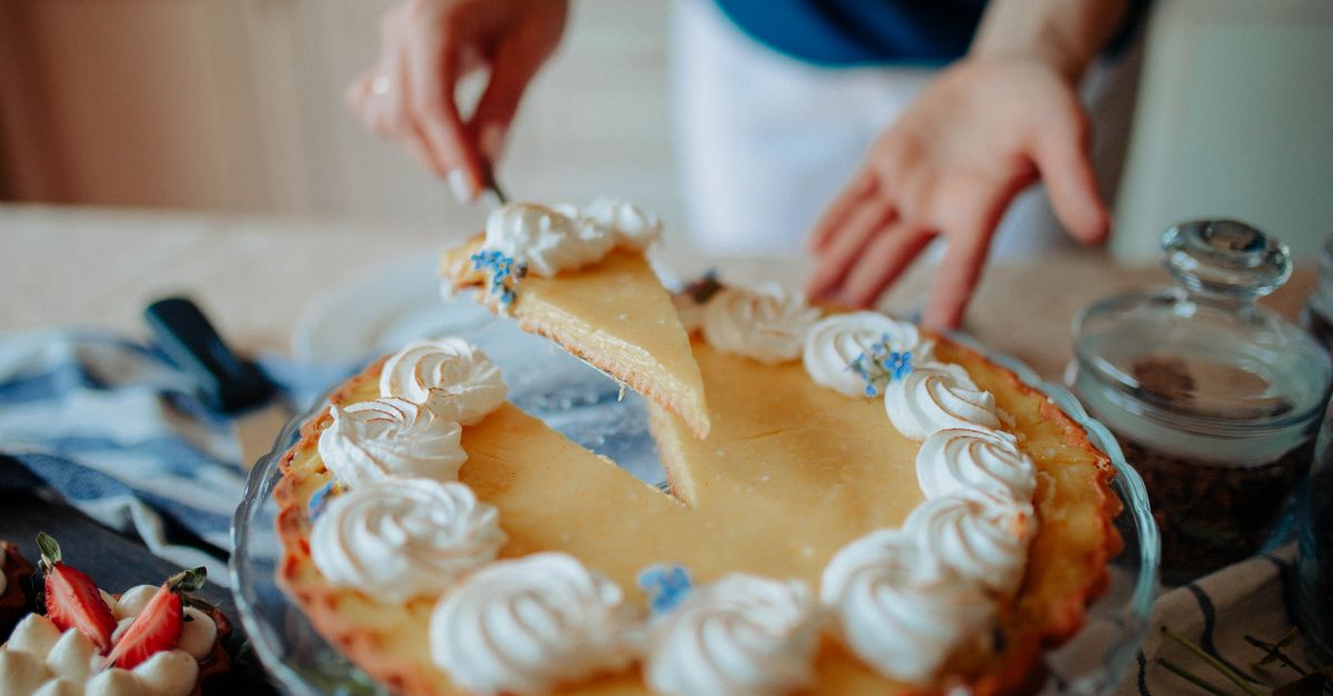 découvrez notre tarte au citron crémeuse au mascarpone, une douceur acidulée et onctueuse parfaite pour toutes les occasions.