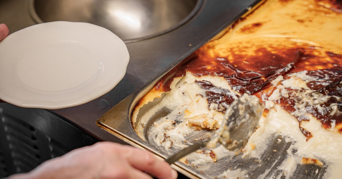 découvrez la recette traditionnelle de la crème catalane, un dessert gourmand à base de crème vanillée et caramélisée, parfait pour une fin de repas réussie.