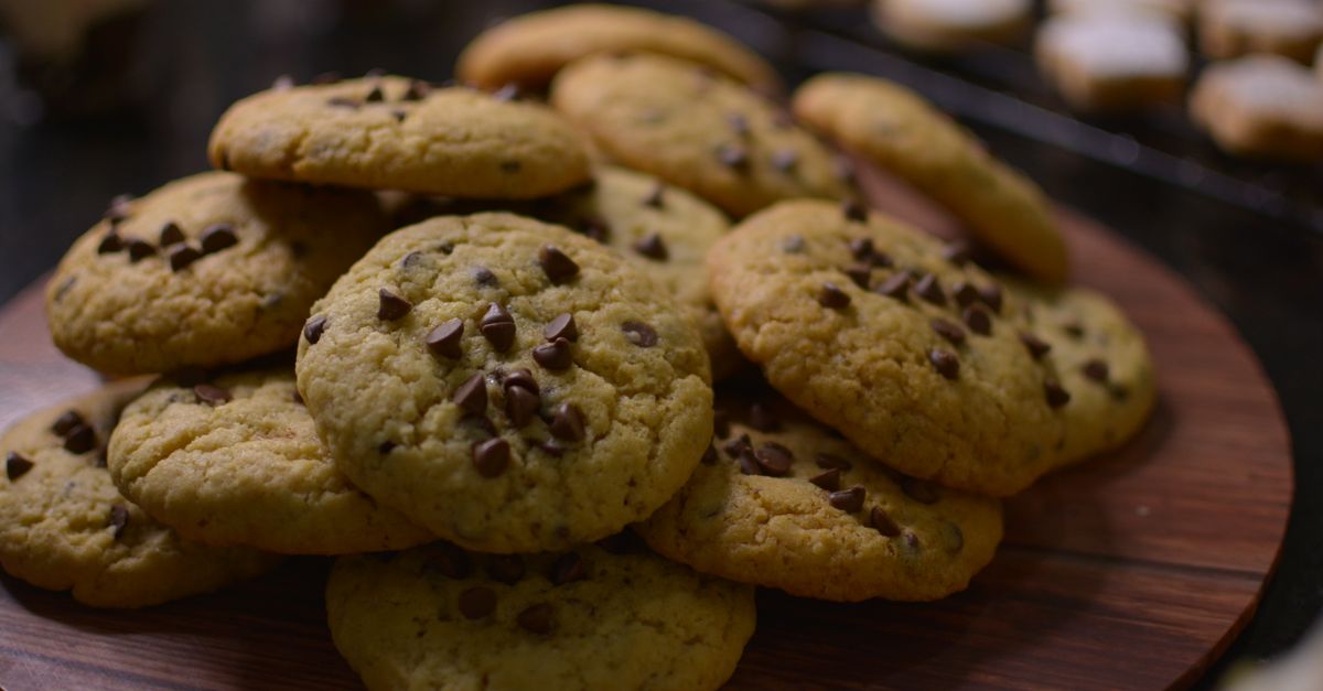 découvrez comment préparer des cookies croustillants et délicieux grâce à la friteuse à air chaud. une recette simple et rapide pour des biscuits parfaits à chaque fois !