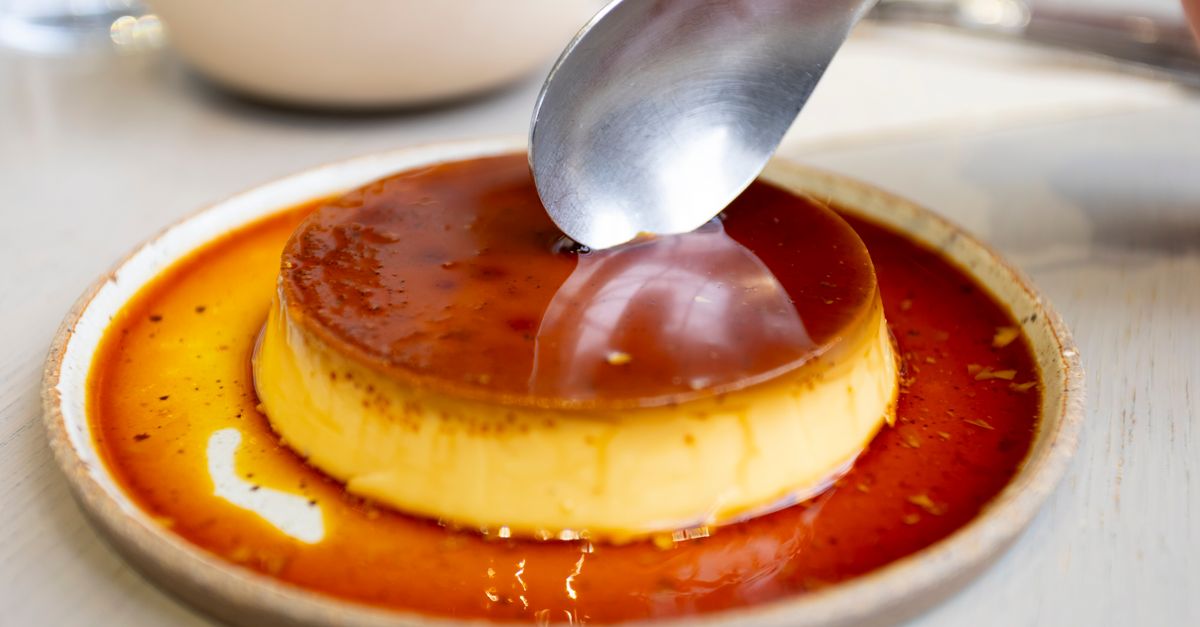 découvrez la recette classique de la custard, une crème anglaise onctueuse et délicieuse, parfaite pour accompagner vos desserts préférés.