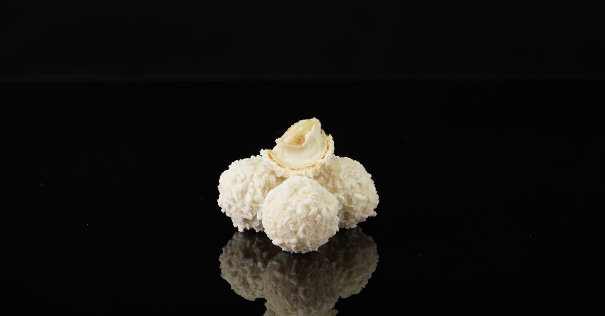 découvrez la délicieuse crème ferrero rocher, une onctueuse gourmandise aux saveurs de noisettes et de chocolat, parfaite pour accompagner vos desserts et moments de douceur.