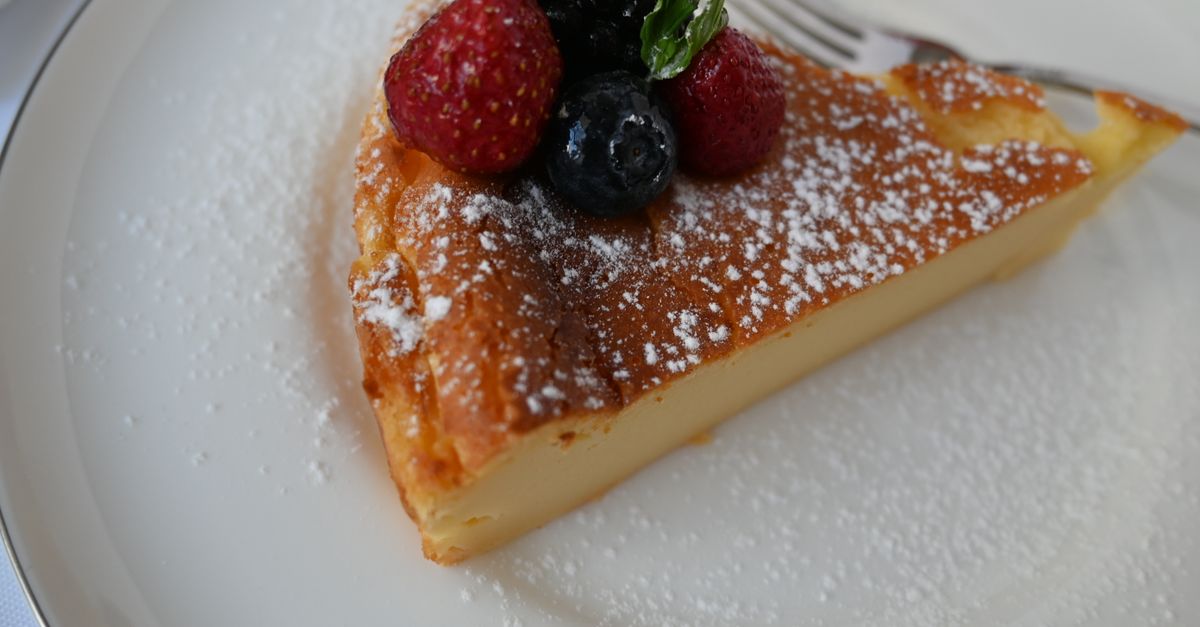 découvrez notre recette facile et gourmande de fluffy milk cake, un gâteau moelleux à base de lait qui fond délicieusement en bouche. parfait pour toutes les occasions !