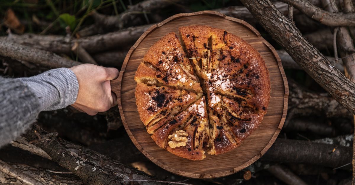 découvrez la recette traditionnelle du gâteau aux noix de grand-mère, un dessert moelleux et savoureux qui rappelle les douceurs d'autrefois.