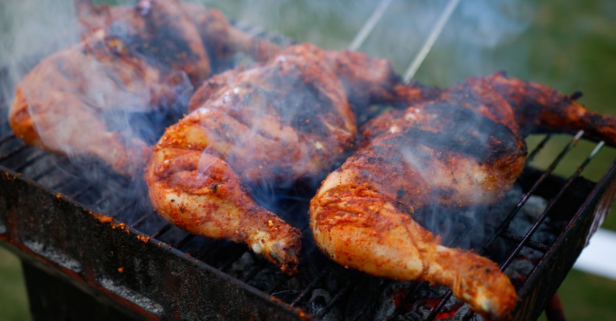 découvrez comment préparer un poulet grillé savoureux sans utiliser de four, avec des méthodes simples et efficaces pour un repas délicieux et rapide.