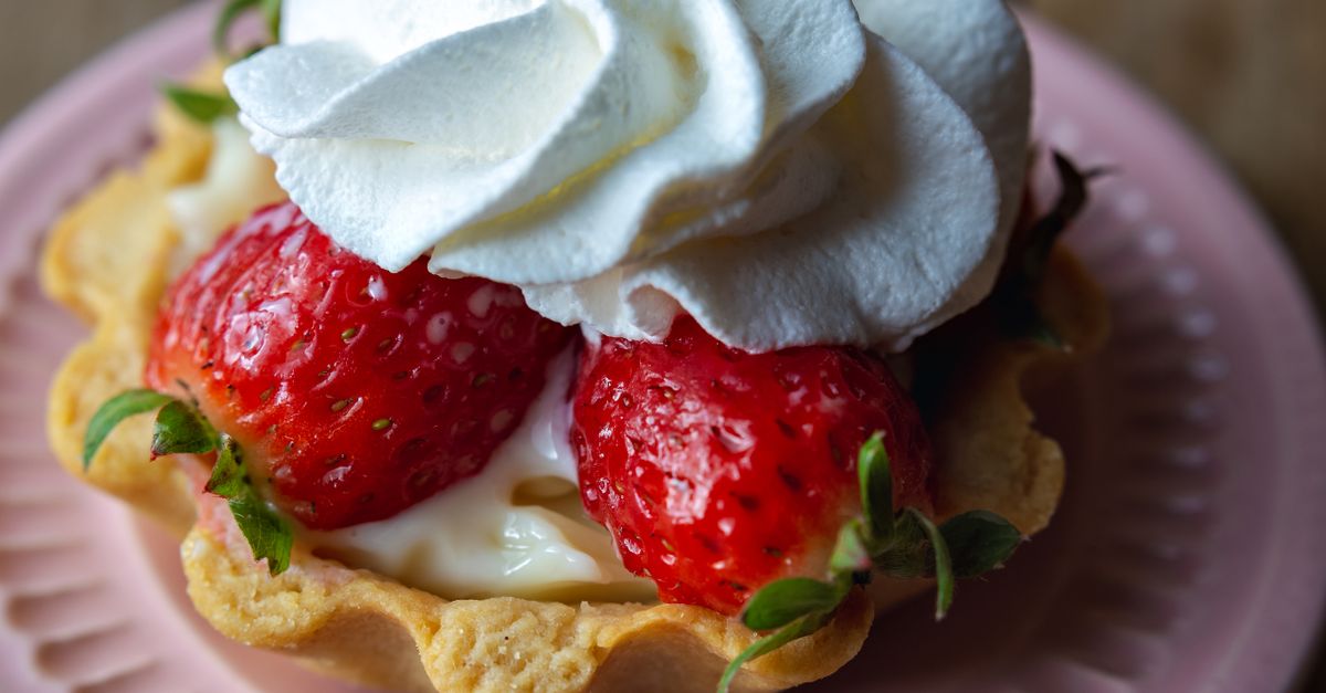 découvrez notre recette facile et délicieuse de tarte à la crème faite maison, parfaite pour toutes les occasions gourmandes.