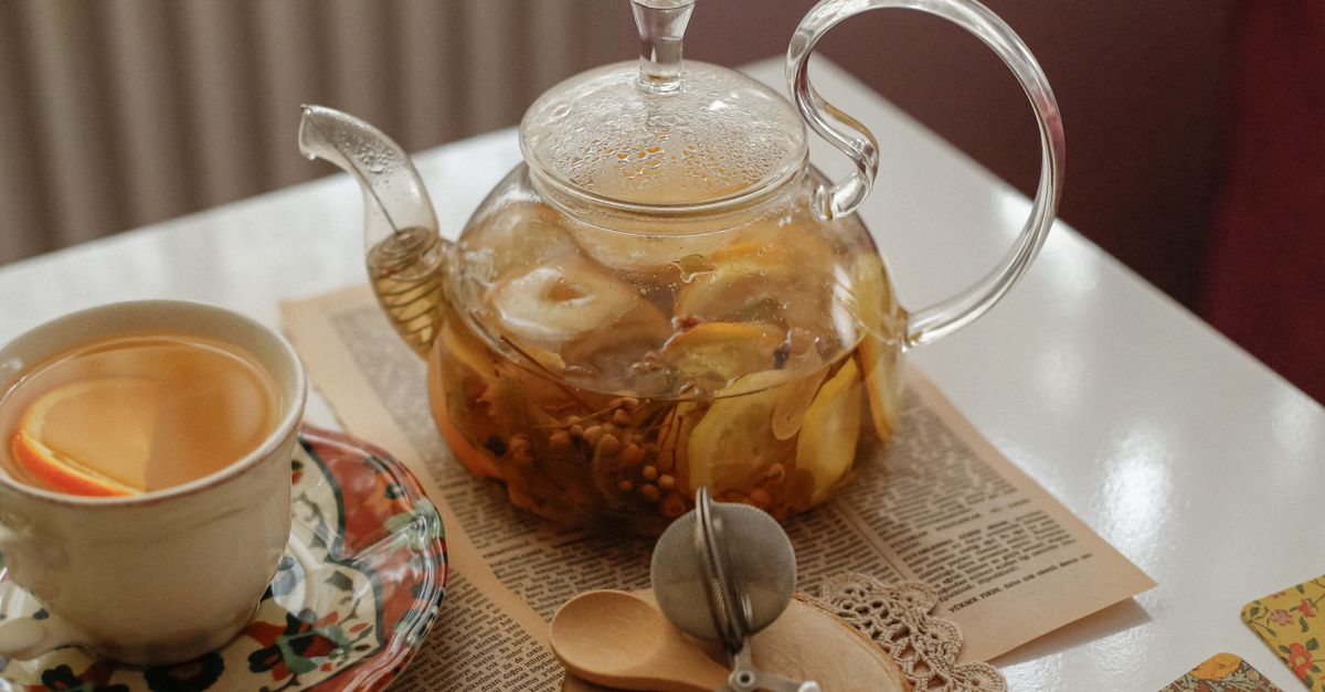 découvrez notre recette de thé brûle-graisse maison, une infusion naturelle pour stimuler votre métabolisme et favoriser la perte de poids de manière saine et efficace.