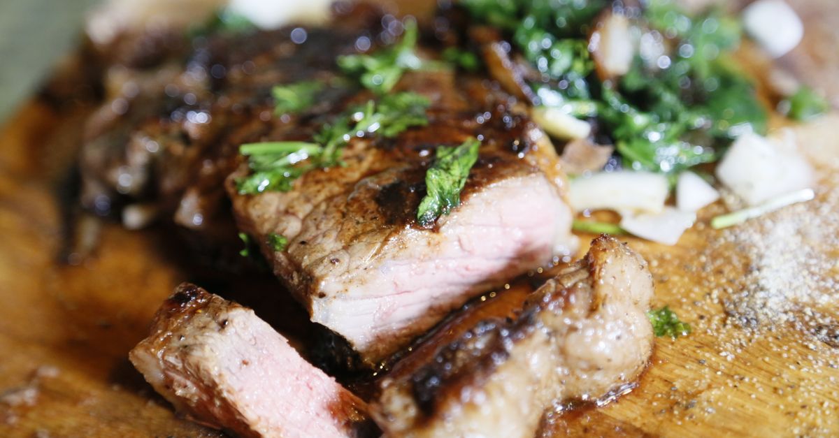 découvrez comment préparer facilement des steaks hachés maison savoureux et juteux avec notre recette simple et rapide.