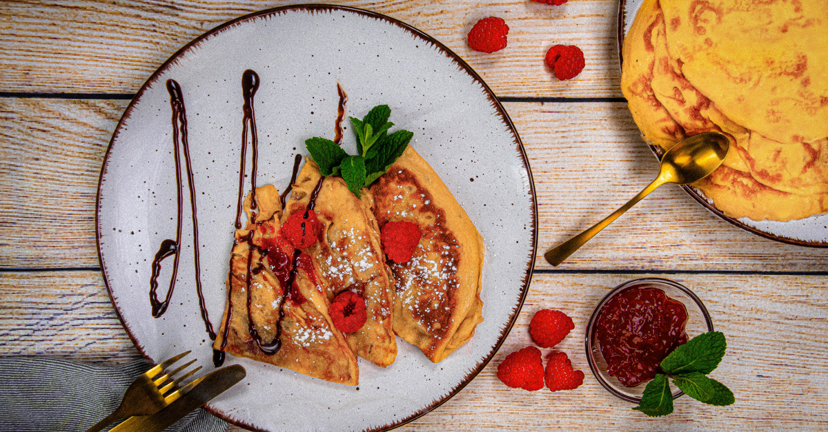 découvrez la recette traditionnelle du kaiserschmarrn, une délicieuse crêpe autrichienne légère et moelleuse, idéale pour un dessert ou un goûter gourmand.