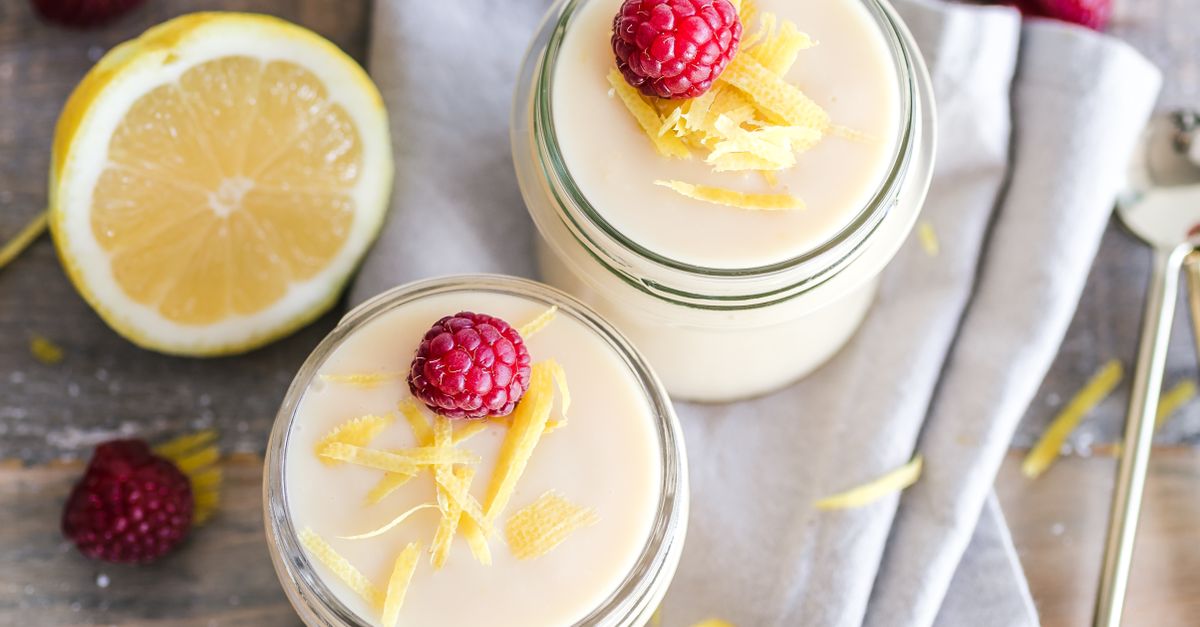 découvrez notre cheesecake au yaourt et citron, une douceur légère et rafraîchissante parfaite pour toutes les occasions.