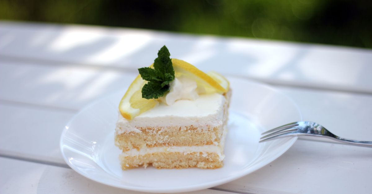 découvrez notre recette délicieuse de gâteau au limoncello, un dessert moelleux et parfumé au citron, parfait pour toutes les occasions.