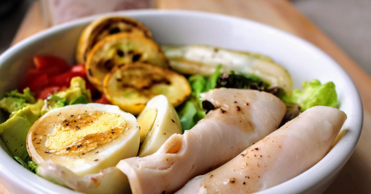 découvrez notre salade de courgettes marinées, une recette fraîche et savoureuse parfaite pour accompagner vos repas estivaux.