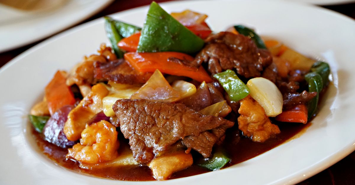 découvrez une recette savoureuse de sauté de bœuf à la méditerranéenne, riche en saveurs fraîches et ingrédients typiques de la méditerranée, pour un repas rapide et équilibré.