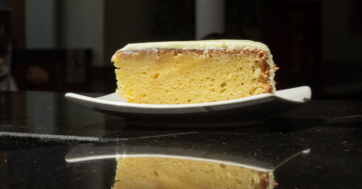 découvrez notre recette de gâteau au yaourt moelleux, facile à préparer et délicieusement fondant, parfait pour toutes les occasions.