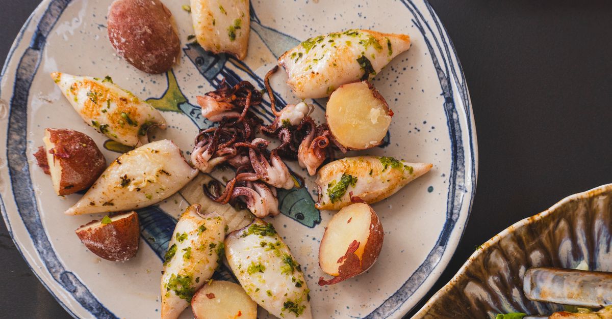 découvrez notre délicieuse salade de poulpe, un mélange frais et savoureux parfait pour une entrée estivale pleine de saveurs marines.
