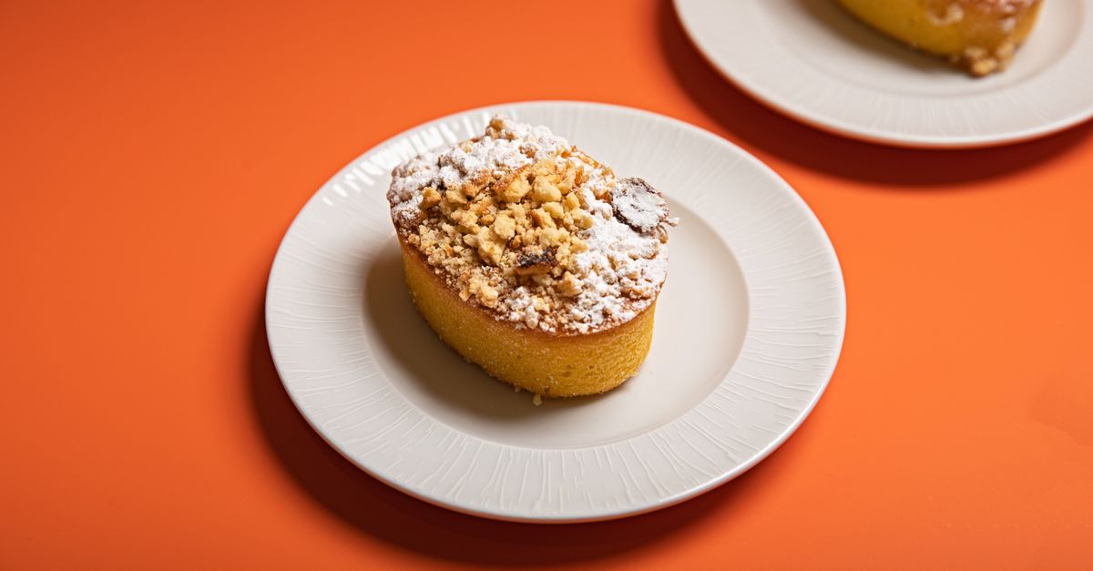 découvrez notre recette facile et délicieuse de gâteau à l'orange, moelleux et parfumé, parfait pour toutes les occasions.