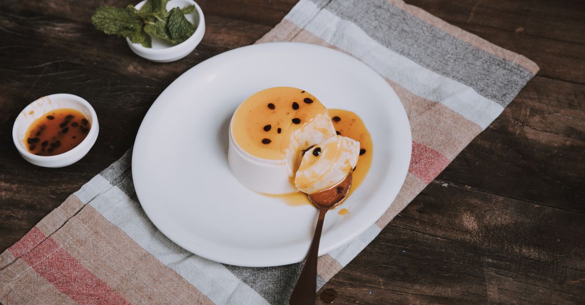 découvrez notre délicieuse recette de crème à l'orange, une douceur onctueuse et parfumée parfaite pour vos desserts maison.