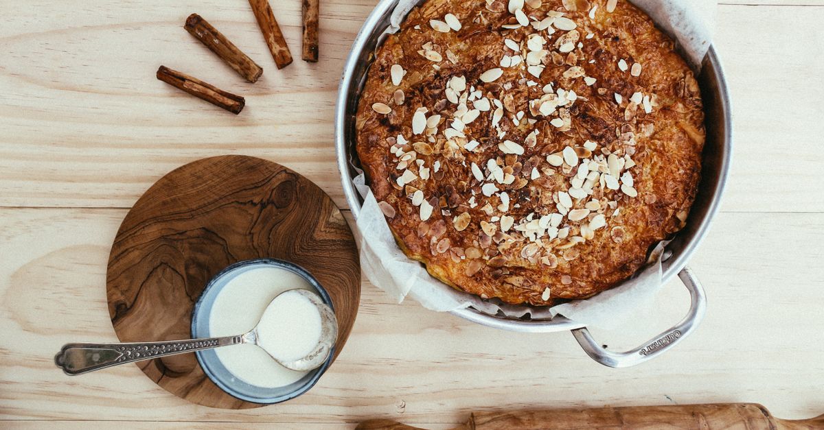 découvrez nos délicieux gâteaux à la pêche et aux amandes, une douceur fruitée et croustillante parfaite pour toutes les occasions.