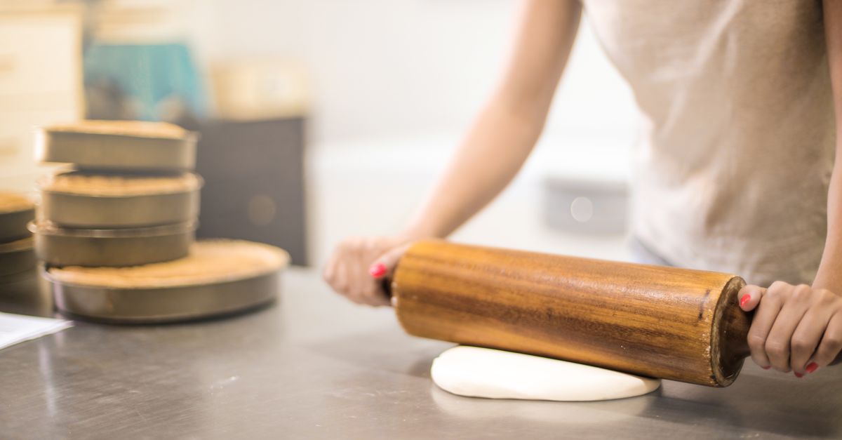 découvrez la recette parfaite de la pâte pour un swiss roll moelleux et léger, idéale pour toutes vos créations pâtissières.
