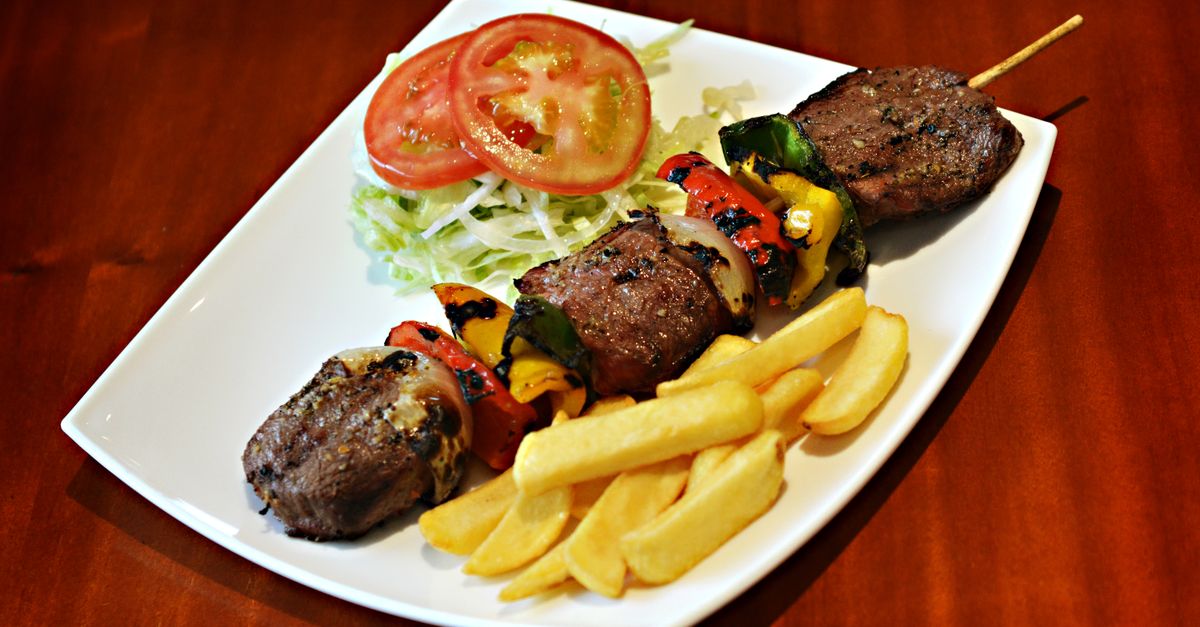 découvrez nos brochettes de pommes de terre savoureuses, parfaites pour un barbecue ou un repas convivial. faciles à préparer et délicieusement assaisonnées.