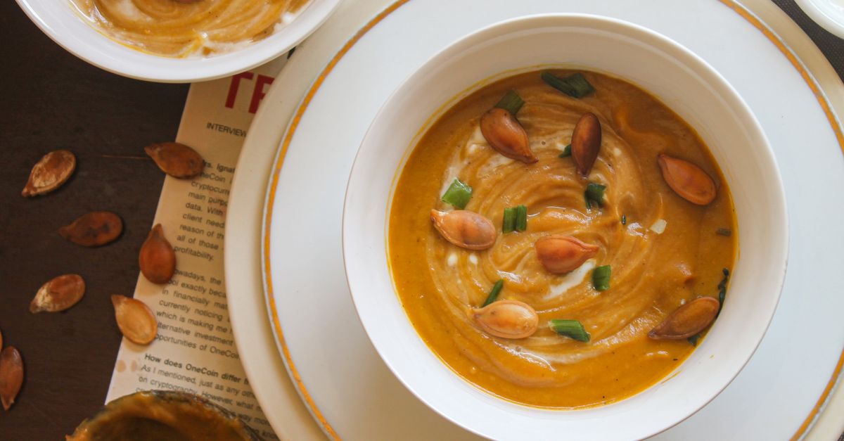 découvrez notre recette facile et savoureuse de soupe à la citrouille, parfaite pour réchauffer vos soirées d'automne.