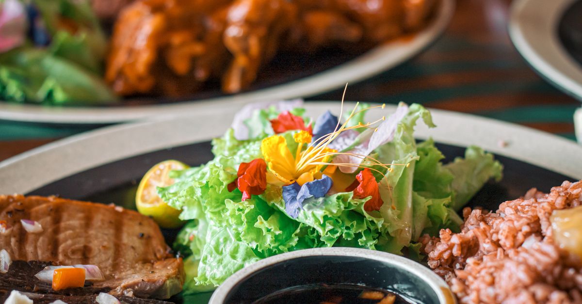 découvrez la salade de riz russe, une recette savoureuse alliant riz moelleux, légumes frais et une touche d'épices typiques pour un plat coloré et délicieux.