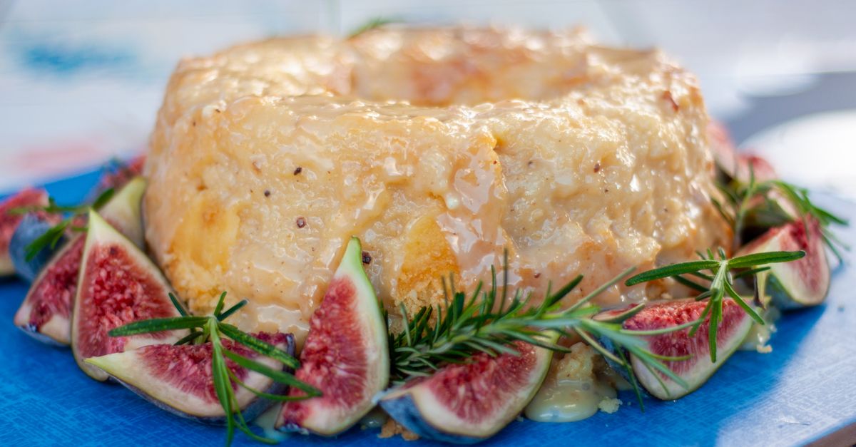 découvrez notre recette savoureuse de gâteau de riz salé au jambon et au fromage, un plat délicieux et facile à préparer pour toutes les occasions.