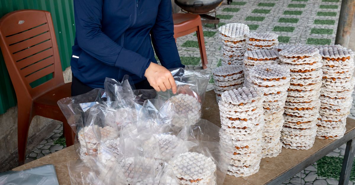 découvrez notre gâteau de riz au caramel traditionnel, une douceur authentique au goût riche et fondant, parfaite pour toutes les occasions.