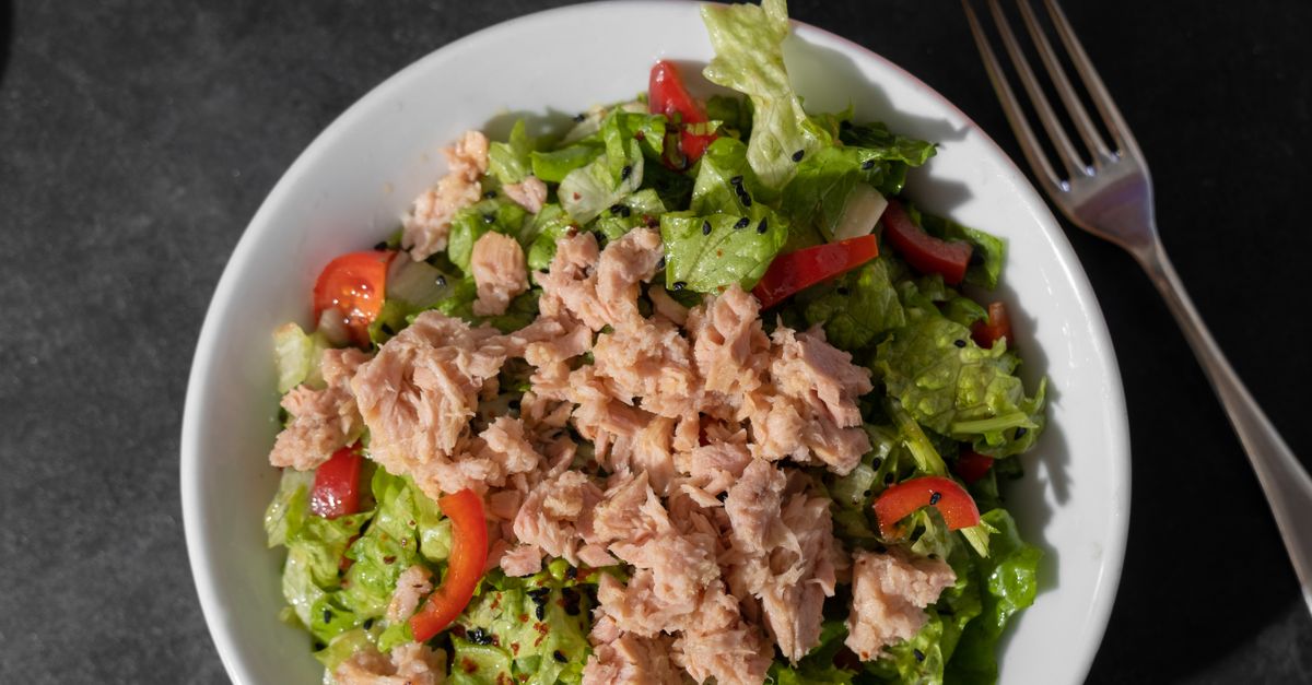 découvrez une salade de pâtes au thon savoureuse et facile à préparer, idéale pour un repas rapide et équilibré.