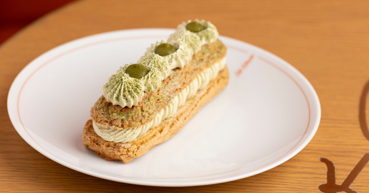 découvrez notre délicieuse recette de millefeuille à la vanille, un dessert élégant aux couches croustillantes et à la crème onctueuse parfumée à la vanille.