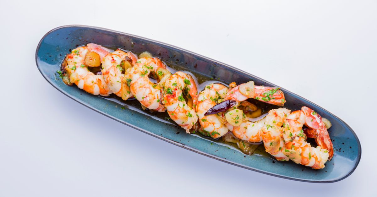 découvrez une recette délicieuse de crevettes au vin blanc, parfaite pour un repas gourmand et raffiné.