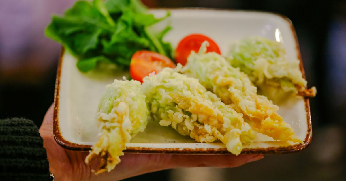 Accueil 16 découvrez notre recette facile et savoureuse de frites de courgettes croustillantes, parfaite pour une collation saine et gourmande.