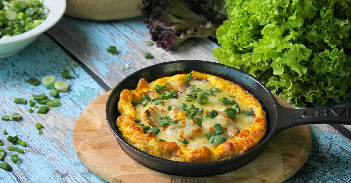 découvrez une délicieuse frittata aux courgettes, simple à préparer, parfaite pour un repas sain et savoureux à tout moment de la journée.
