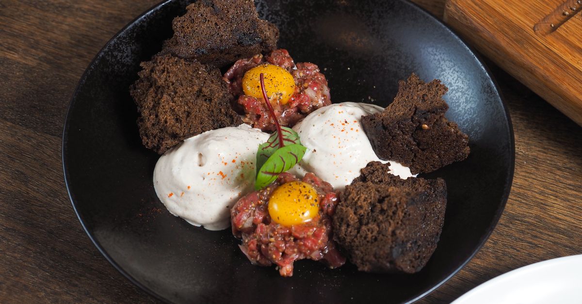 Accueil 9 découvrez une recette fraîche et légère de tartare de concombre, parfaite pour une entrée saine et savoureuse.