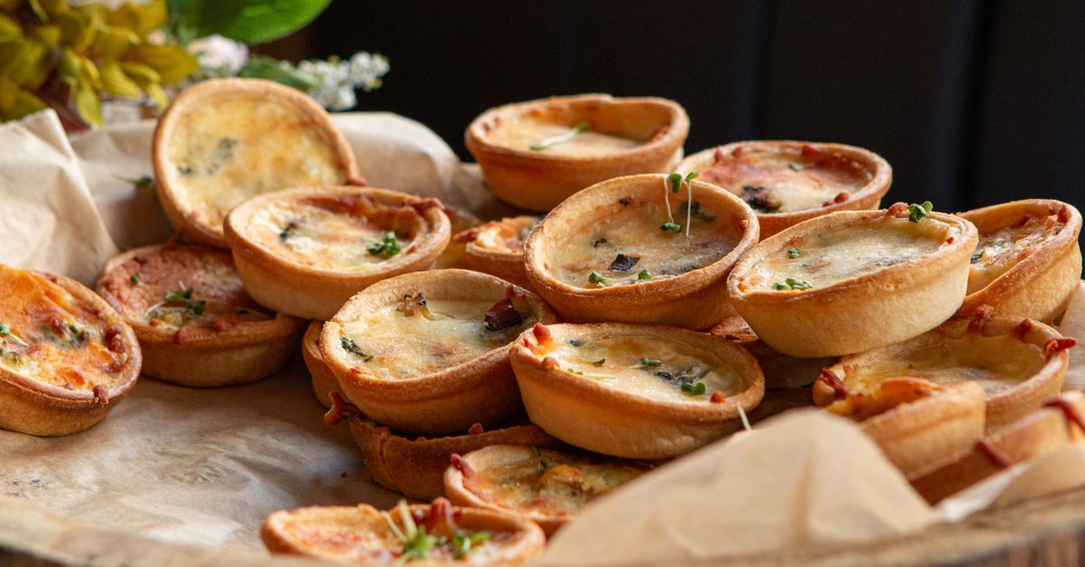 Accueil 12 découvrez notre délicieuse quiche butternut et fromage de chèvre, une recette savoureuse alliant douceur de la courge et onctuosité du fromage, parfaite pour un repas gourmand et facile à préparer.