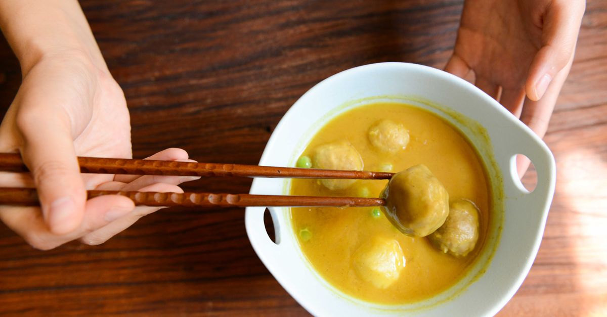 Accueil 14 découvrez une recette savoureuse de curry de poisson, alliant épices exotiques et fraîcheur marine pour un plat réconfortant et parfumé.