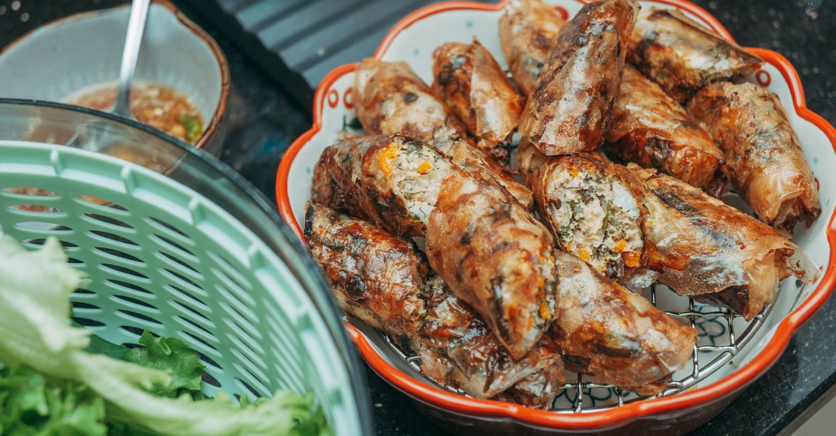 Accueil 13 découvrez nos délicieuses recettes de spring rolls, ces rouleaux de printemps frais et croquants, parfaits pour un apéritif léger et savoureux.