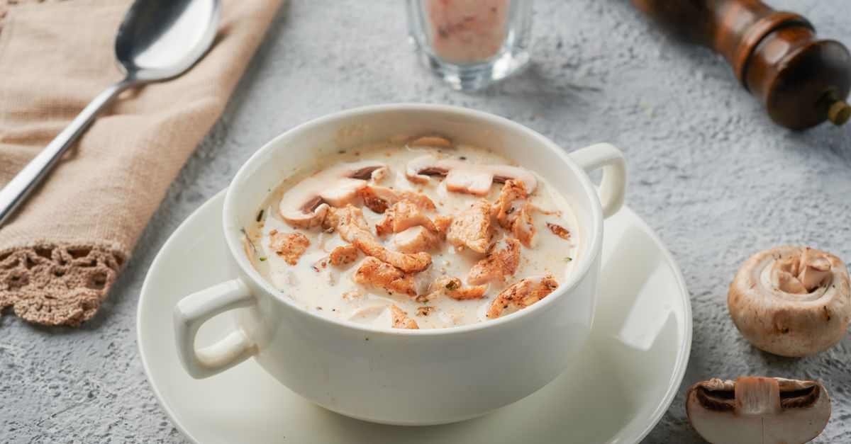 Accueil 16 découvrez un gratin de gnocchis au poulet et aux champignons, généreux et réconfortant, idéal pour un repas facile à partager.