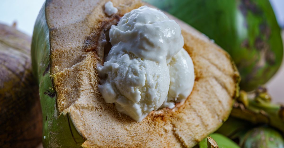découvrez une glace à la noix de coco onctueuse et rafraîchissante, aux saveurs tropicales irrésistibles. le dessert parfait pour se régaler.