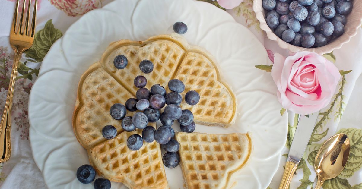 découvrez une recette de gaufres véganes et sans gluten, croustillantes à l’extérieur et moelleuses à l’intérieur, idéales pour un petit-déjeuner gourmand.